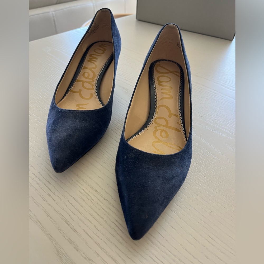 Sam Edelman Dori kitten heel (1.5”) navy suede pumps.  Size 8, great condition.